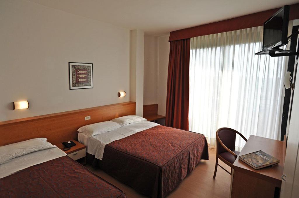 Hotel Fenix Cavallino-Treporti Exteriör bild